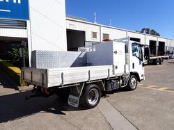 2014 ISUZU NLR 200 WHITE