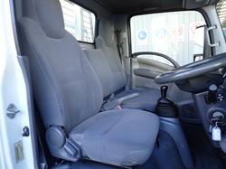 2014 ISUZU NLR 200 WHITE