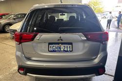 2017 Mitsubishi
Outlander LS