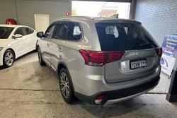 2017 Mitsubishi
Outlander LS