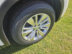 2025 Mitsubishi Outlander ES ZM MY24 White Diamond