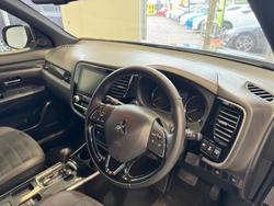 2020 Mitsubishi
Outlander Black Edition