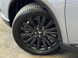2020 Mitsubishi
Outlander Black Edition