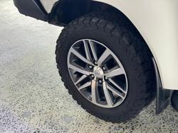 2019 Toyota
Hilux SR5