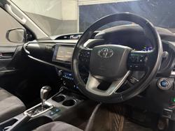 2019 Toyota
Hilux SR5