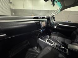 2019 Toyota
Hilux SR5