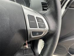 2015 MITSUBISHI
TRITON GLX-R (4x4)