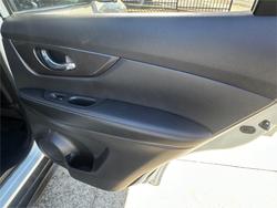 2017 NISSAN
                X-TRAIL ST-L (2WD)