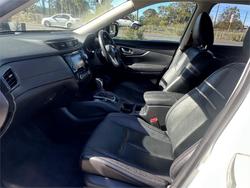 2017 NISSAN
                X-TRAIL ST-L (2WD)
