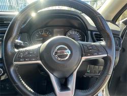 2017 NISSAN
                X-TRAIL ST-L (2WD)