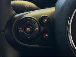 2017 MINI
Hatch Cooper S