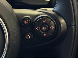 2017 MINI
Hatch Cooper S