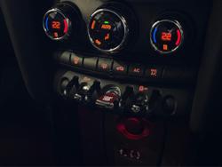 2017 MINI
Hatch Cooper S