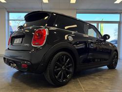 2017 MINI
Hatch Cooper S