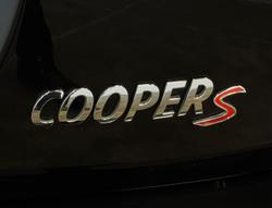 2017 MINI
Hatch Cooper S