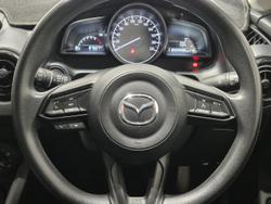 2017 Mazda
2 Neo