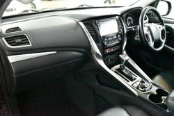 2017 Mitsubishi
Pajero Sport Exceed