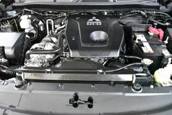 2017 Mitsubishi
                Pajero Sport Exceed