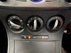 2013 Mazda
3 Neo