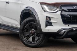 2021 Isuzu
D-MAX X-TERRAIN