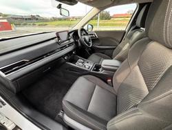 2023 Mitsubishi
Outlander ES
