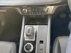 2023 Mitsubishi
Outlander ES