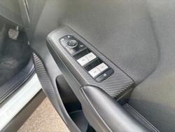2023 Mitsubishi
Outlander ES