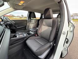 2023 Mitsubishi
Outlander ES