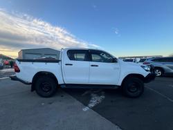 2019 Toyota
Hilux SR