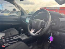 2019 Toyota
Hilux SR