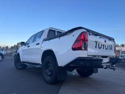 2019 Toyota
Hilux SR