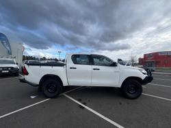 2019 Toyota
Hilux SR