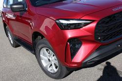 2025 Isuzu
MU-X LS-M