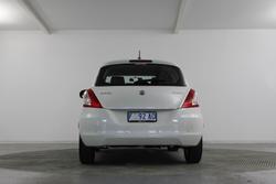 2016 Suzuki
Swift GL Navigator