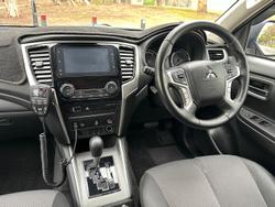 2021 Mitsubishi
Triton GLX-R