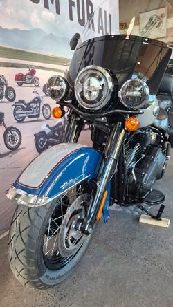2023 Harley-davidson FLHCS HERITAGE CLASSIC 114 Billiard Blue/Billiard Gray