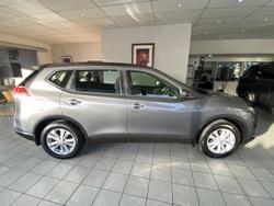 2017 Nissan
X-TRAIL ST