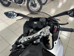 2025 CFMOTO 675SR-R SR Black