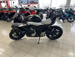 2025 CFMOTO 675SR-R SR Black