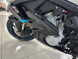 2025 CFMOTO 675SR-R SR Black