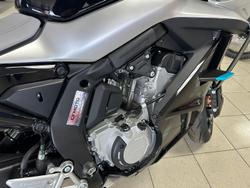 2025 CFMOTO 675SR-R SR Black