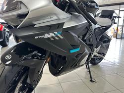 2025 CFMOTO 675SR-R SR Black