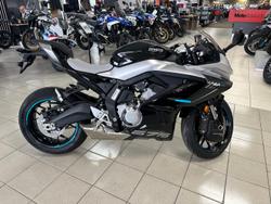 CFMOTO 675SR-R