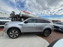 2025 Isuzu
MU-X LS-T