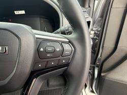 2025 Isuzu
MU-X LS-T