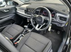 2017 Kia
Rio S
