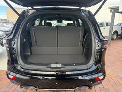 2025 Isuzu MU-X X-TERRAIN