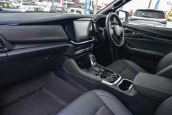 2025 Isuzu
MU-X LS-T