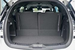 2025 Isuzu
MU-X LS-T