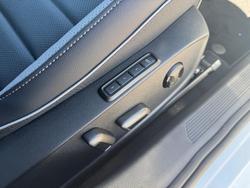 2025 Volkswagen
Golf 110TSI R-Line